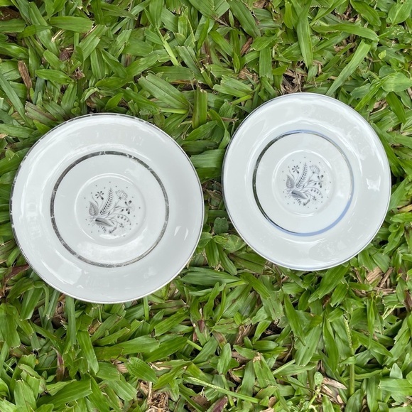 Vintage Carlton Fine China Saucers Set of 2 - Picture 3 of 10